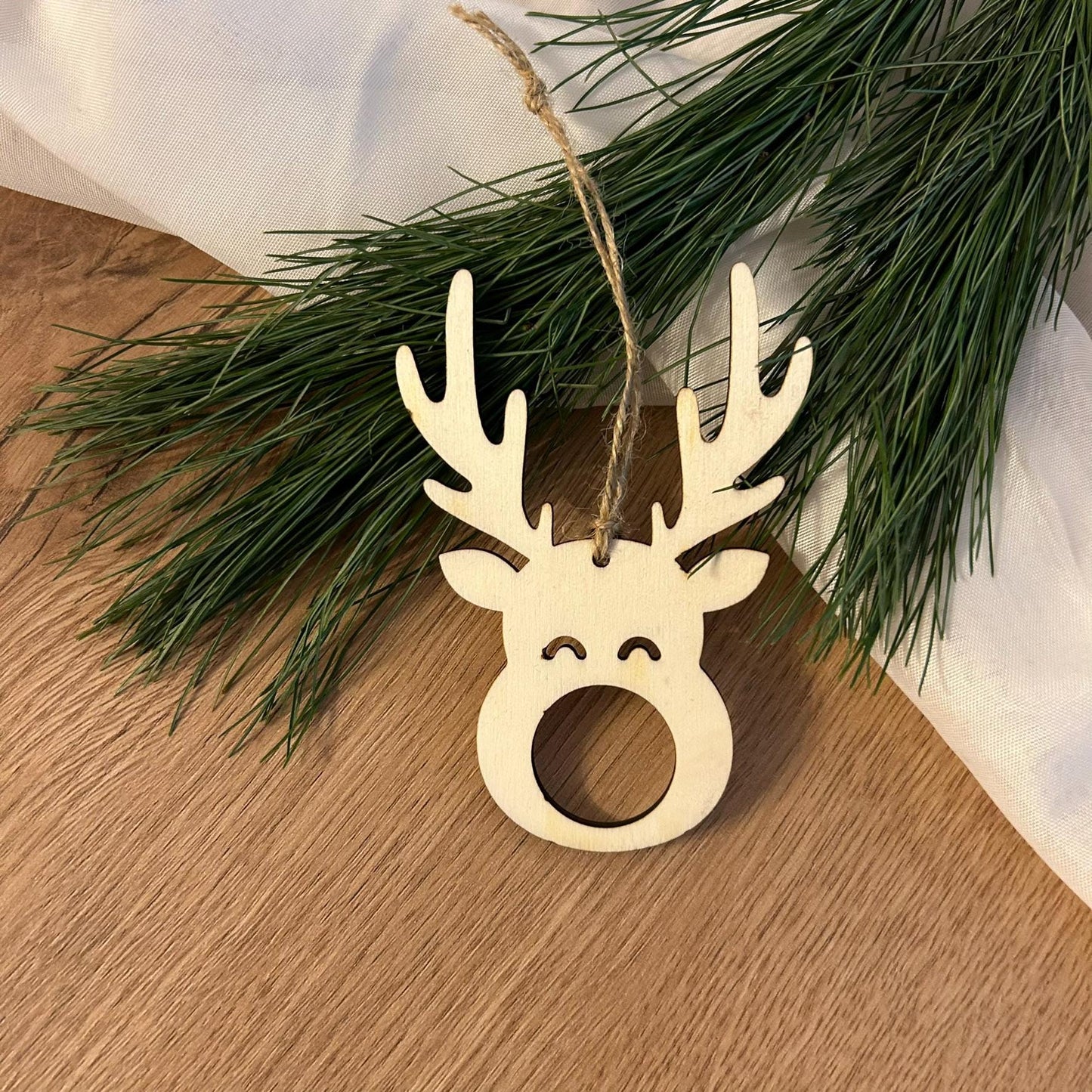 Holz-Rentier | für Schokokugel | Christbaumanhänger | Weihnachten